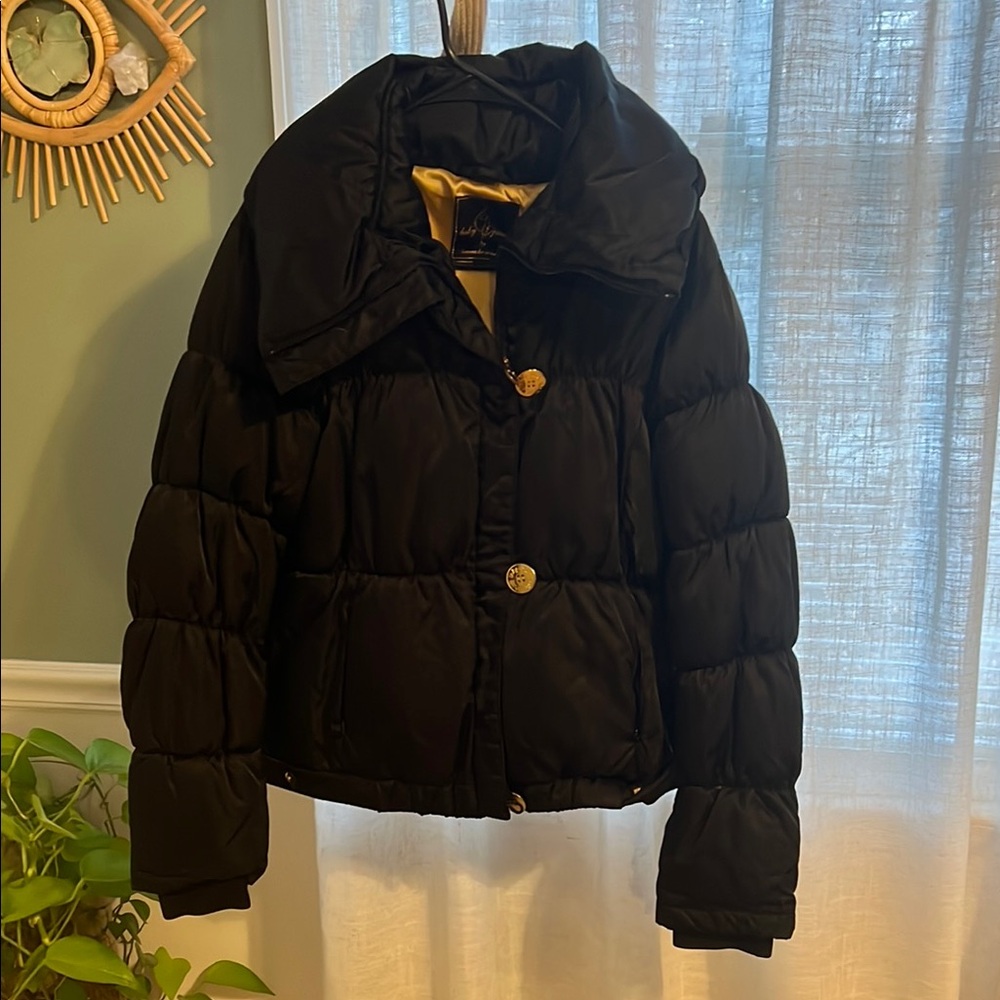 Stylish Black Puffer Jacket